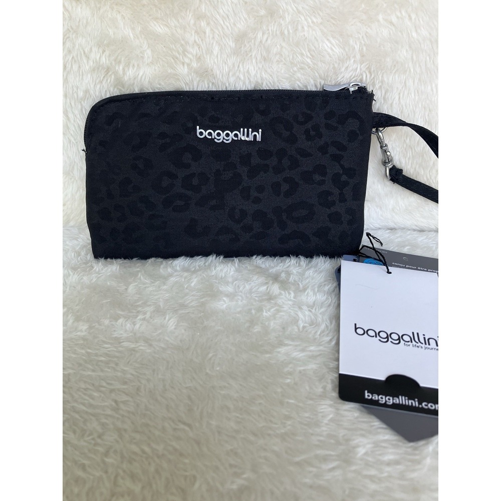 Baggallini Wristlet Wallet RFID NWOT Cheetah Print
